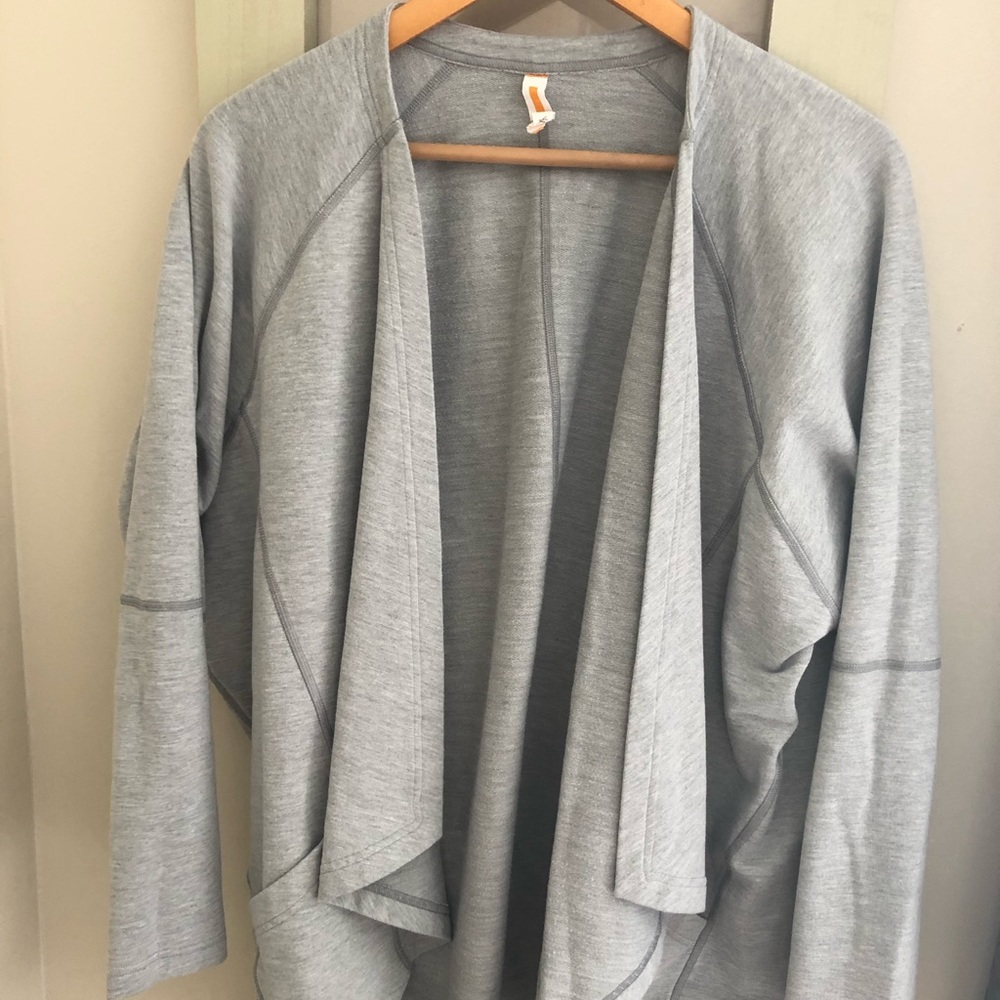 Lucy Small gray knit cocoon/drape cardigan
